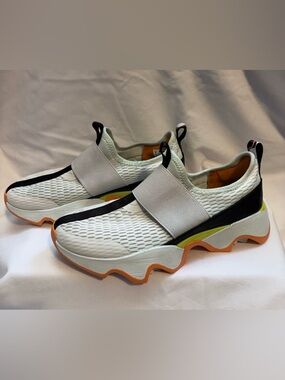 SOREL Women's Kinetic Impact II Strap Sneakers